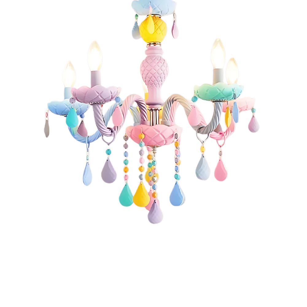Lustre baroque original et multicolore dans une pièce