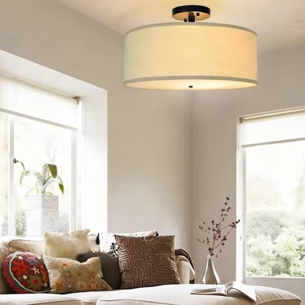 Lustre beige et circulaire en soie