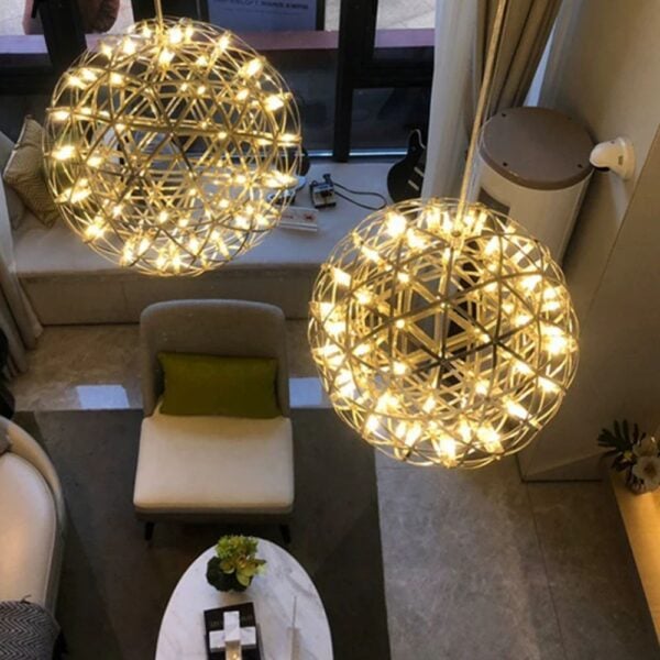 Lustre boule dorée en acier inoxydable
