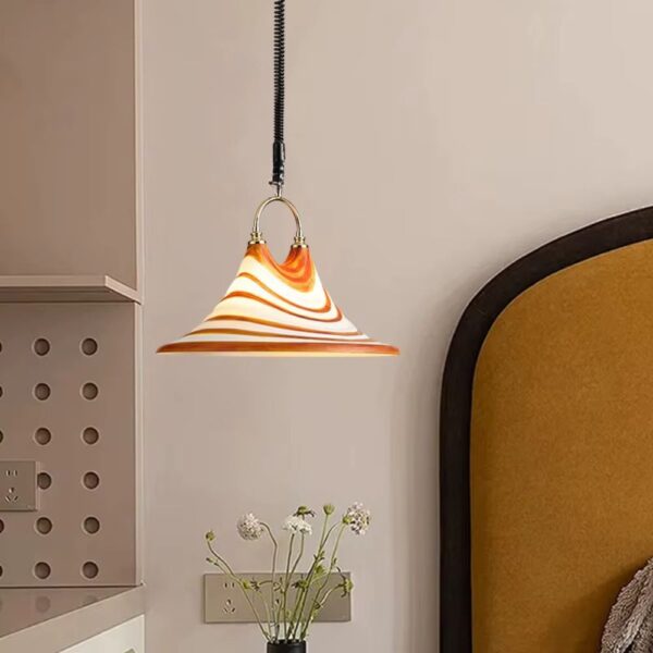 Lustre chapeau coloré et créatif