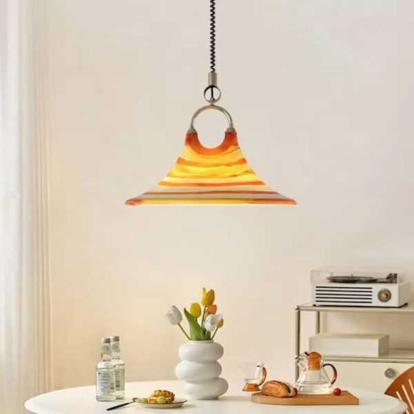 Lustre chapeau coloré et créatif