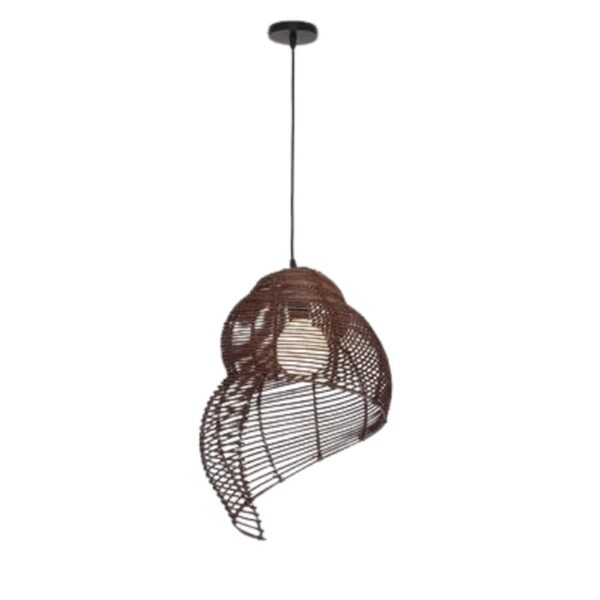 Lustre coquillage artisanal en bambou sur fond blanc