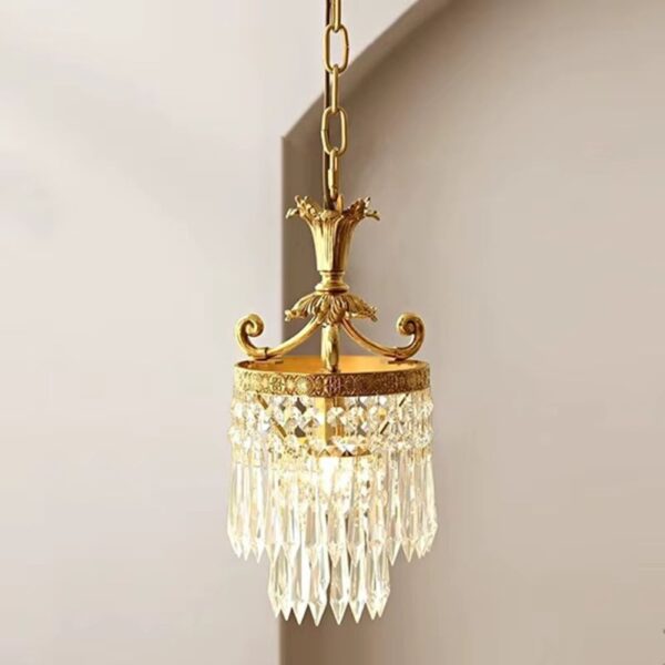 Lustre cristal chic sur fond beige