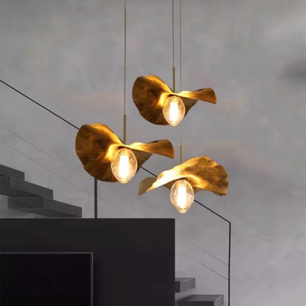 Lustre doré design floral