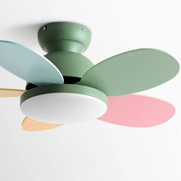 Lustre multicolore à hélices