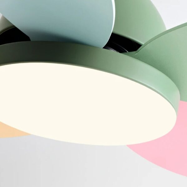 Lustre multicolore à hélices