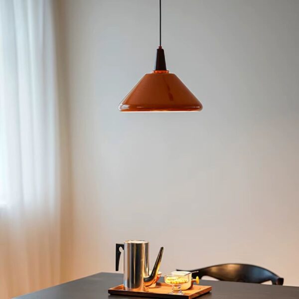 Lustre orange suspendu et moderne