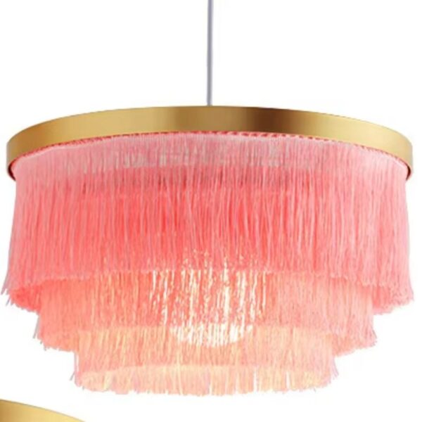 Lustre rose et chic à pampilles
