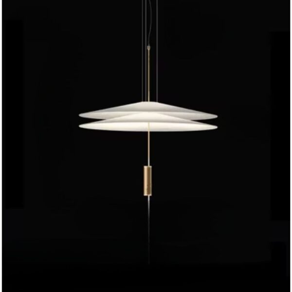 Lustre suspendu épuré sur fond noir