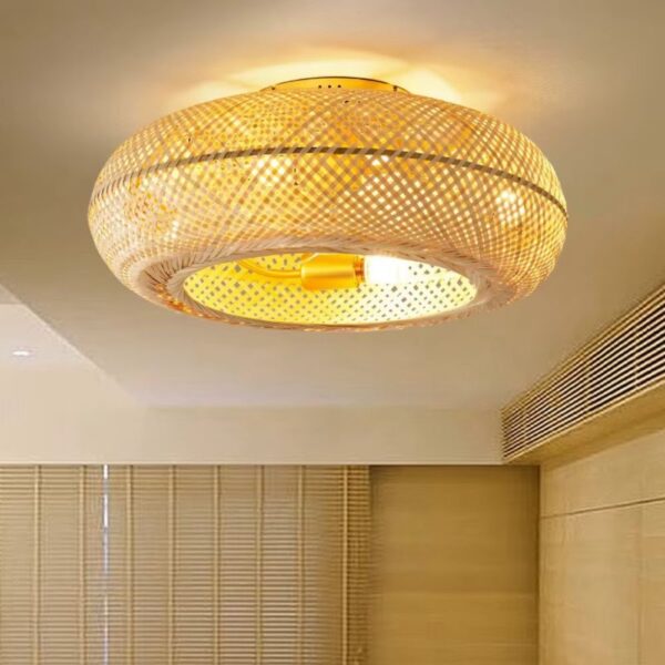 Lustre ventilateur rétro effet bambou dans une pièce