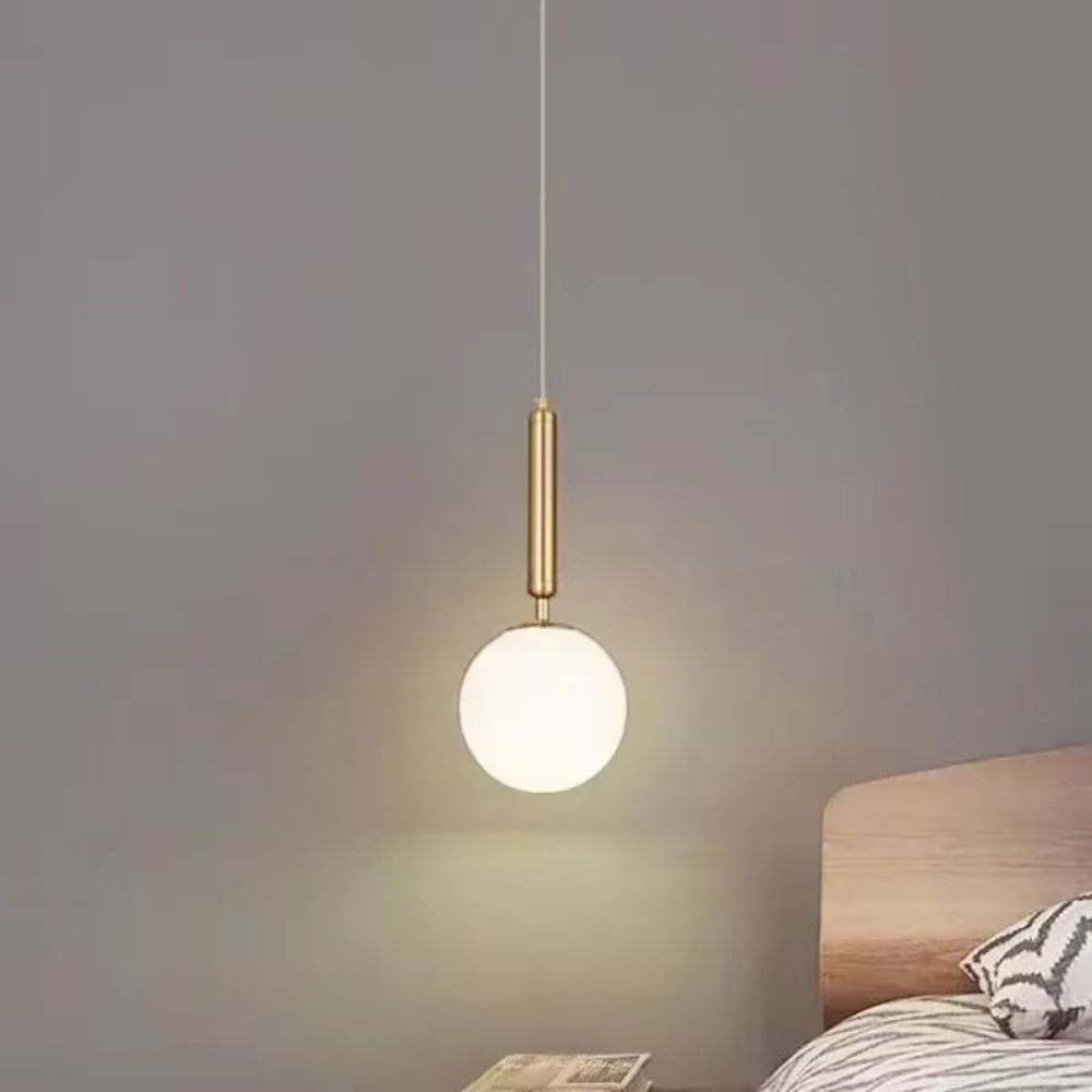 Petit lustre chic et minimaliste sur fond gris