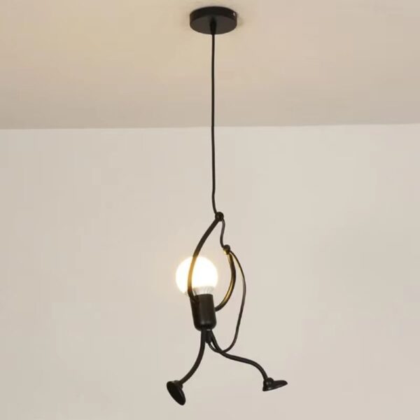 Petit lustre original sur fond gris